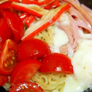 トマトとレンチン卵の冷やしラーメン